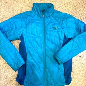 Like new mountain hardware jacket, perfect for Fall/Winter